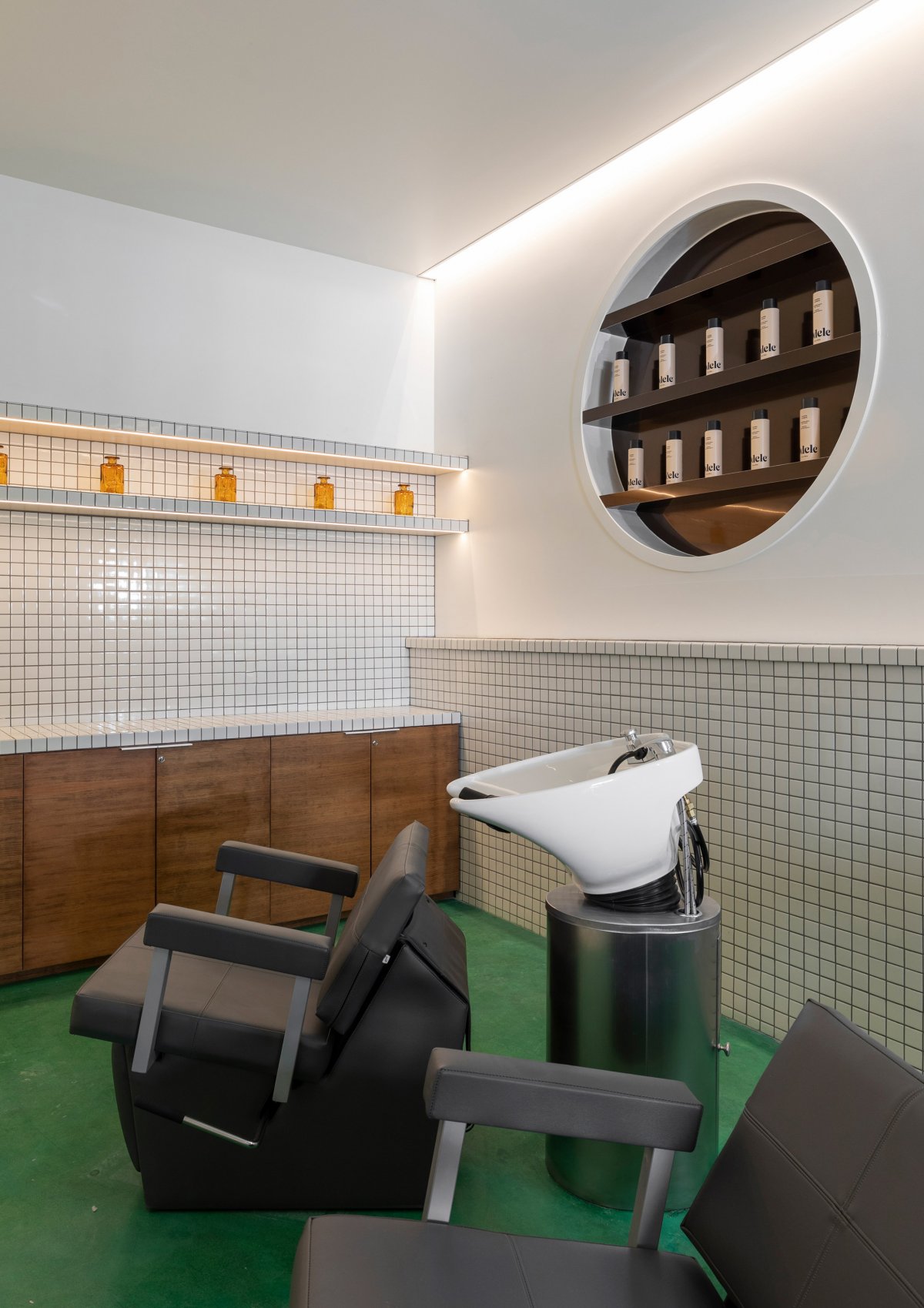 YinjiSpace Gin Design Group x Treadwell Barber Shop
